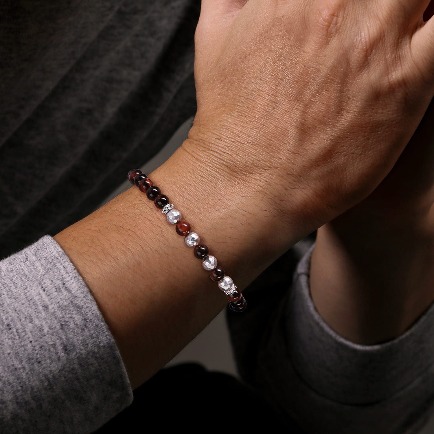 925 Sterling Silver and 6mm Tiger Eye Beaded Bracelet - Shot 3