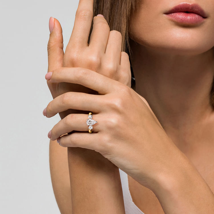 Aidy - 14K Yellow Gold Pear Shaped Chevron Engagement Ring