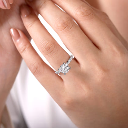 Amira - Platinum Round Diamond Engagement Ring