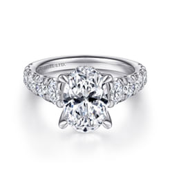 18K White Gold Oval Diamond Engagement Ring