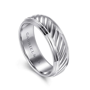 August - 14K White Gold 7mm - Rope Center and Polished Edge Men's Wedding Band in High Polished Finish