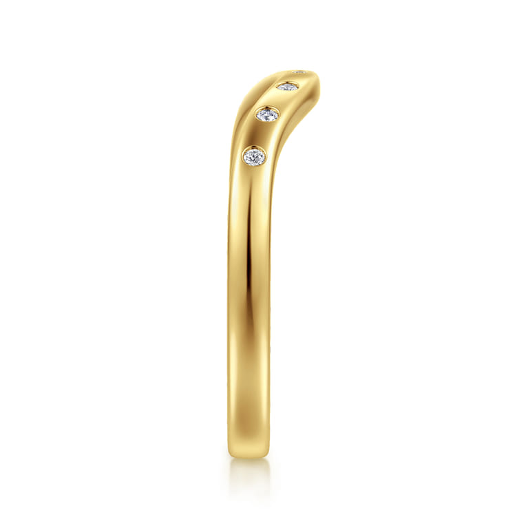 Curved Wedding Ring in 14k Yellow Gold with Round Natural Diamond at Gabriel & Co. - Shot 4