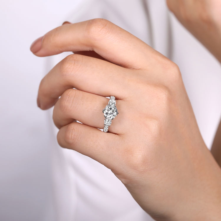 Aurna - Vintage Inspired 18K White Gold Round Three Stone Diamond Engagement Ring