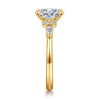 Avah - 18K Yellow Gold Oval Diamond Cluster Engagement Ring