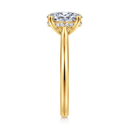 Azucena - 18K Yellow Gold Oval Solitaire Diamond Engagement Ring