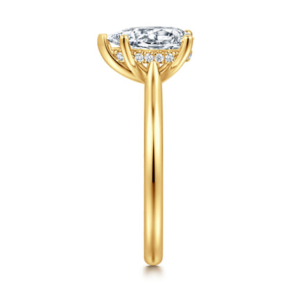 Azucena - 18K Yellow Gold Pear Shape Solitaire Diamond Engagement Ring