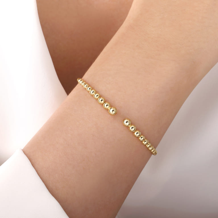 Beaded Open Bangle Bracelet 14K Yellow Gold Bujukan - Shot 4