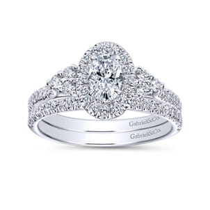 Bionda - 14K White Gold Oval Halo Complete Diamond Engagement Ring