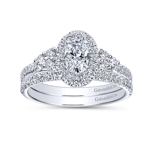 Bionda - 14K White Gold Oval Halo Complete Diamond Engagement Ring - 0.66 ct - Shot 4