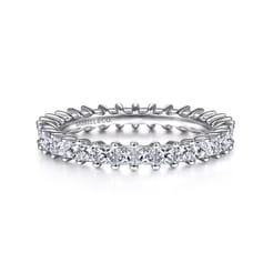 Bordeaux - 14K White Gold Princess Cut Shared Prong Diamond Eternity Band
