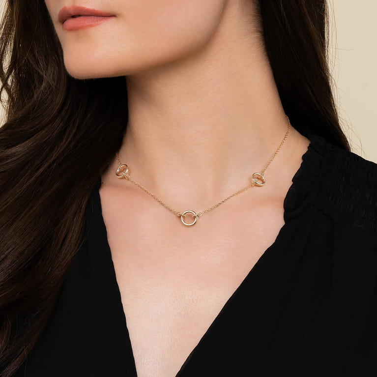 Bujukan Link - 14K Yellow Plain Gold Bujukan Link Chain Station Necklace - Shot 3