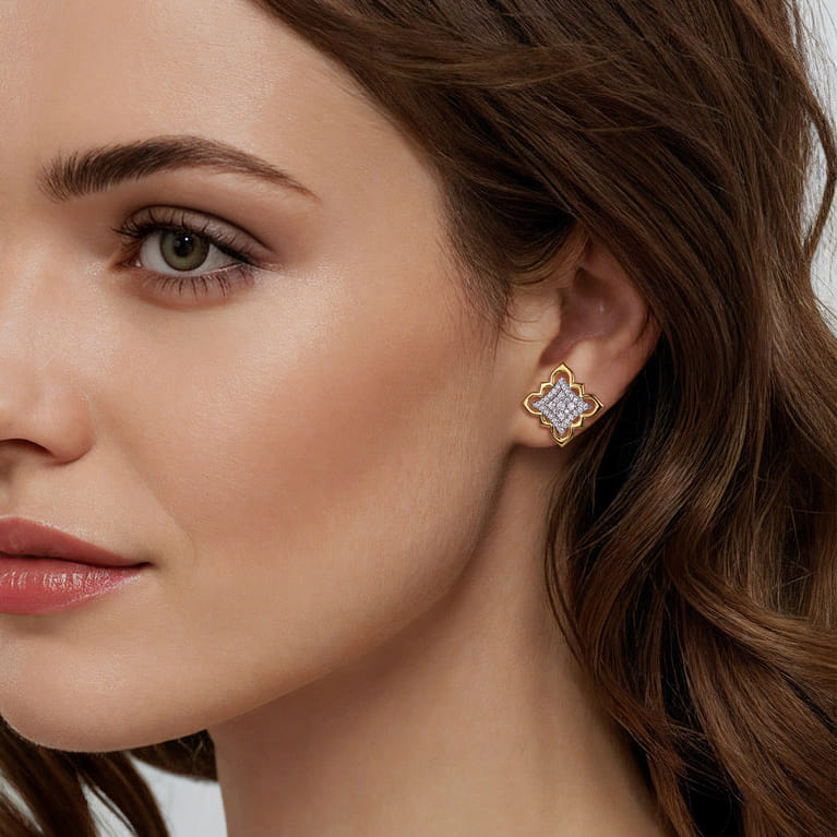 Byzantine Flower - 18K White  Yellow Gold Graduating Diamond Floral Stud Earrings - 0.5 ct - Shot 2