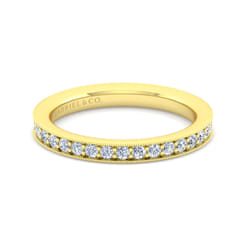 Calabria - 14K Yellow Gold Diamond Prong Channel Diamond Anniversary Band with Milgrain
