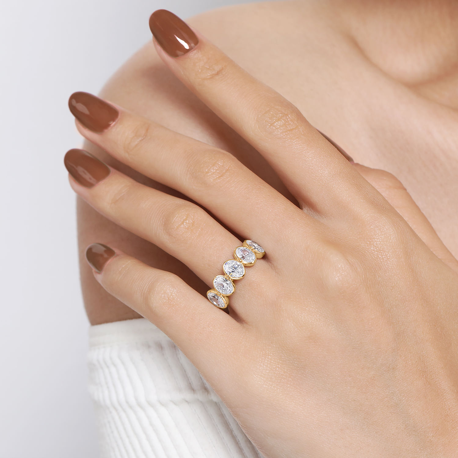 Calypso - 14K Yellow Gold Bezel Oval 5 Stone Diamond Anniversary Band