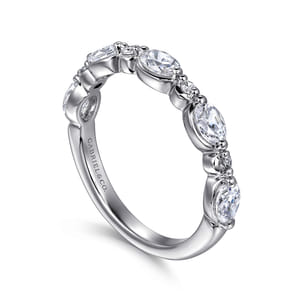 Captivate - 14K White Gold Bezel Set Oval and Round Diamond Anniversary Band