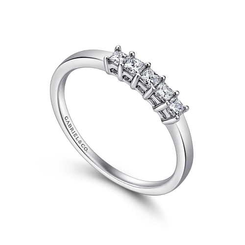 Catalonia - 14K White Gold Princess Cut 5 Stone Prong Set Diamond Wedding Band - 0.25 ct - Shot 3