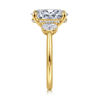 Charisa - 14K Yellow Gold Three Stone Oval Diamond Engagement Ring