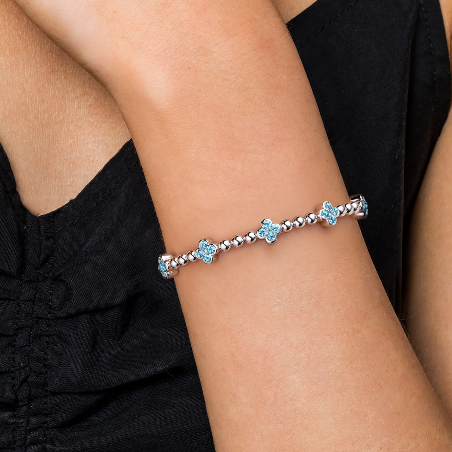 Clover - 925 Sterling Silver Blue Topaz Clover Bujukan Split Bangle Bracelet - Shot 4