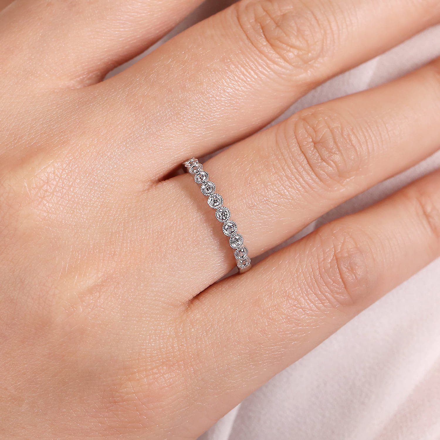 Crete - 14K White Gold Round 13 Stone Diamond Anniversary Band