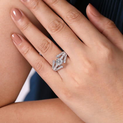 Darmy - 14K White Gold Split Shank Round Diamond Engagement Ring