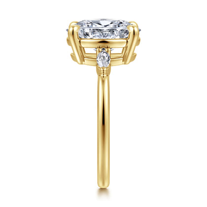 Dela - 14K Yellow Gold Three Stone Oval Diamond Engagement Ring