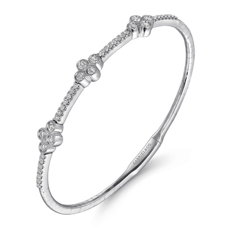 Demure - 14K White Gold Bangle with Clover Diamond Stations - 1 ct - Shot 2