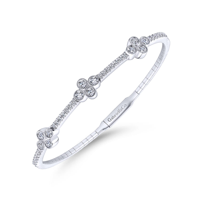 Demure - 14K White Gold Bangle with Quatrefoil Diamond Stations - 1 ct - Shot 2