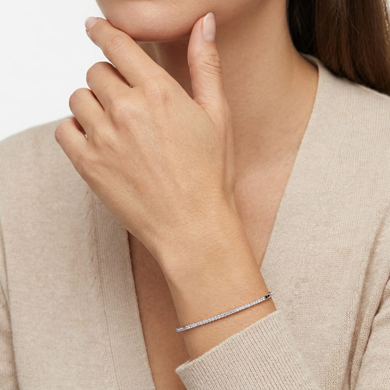 Demure - 14K White Gold Diamond Bangle - 0.5 ct - Shot 4