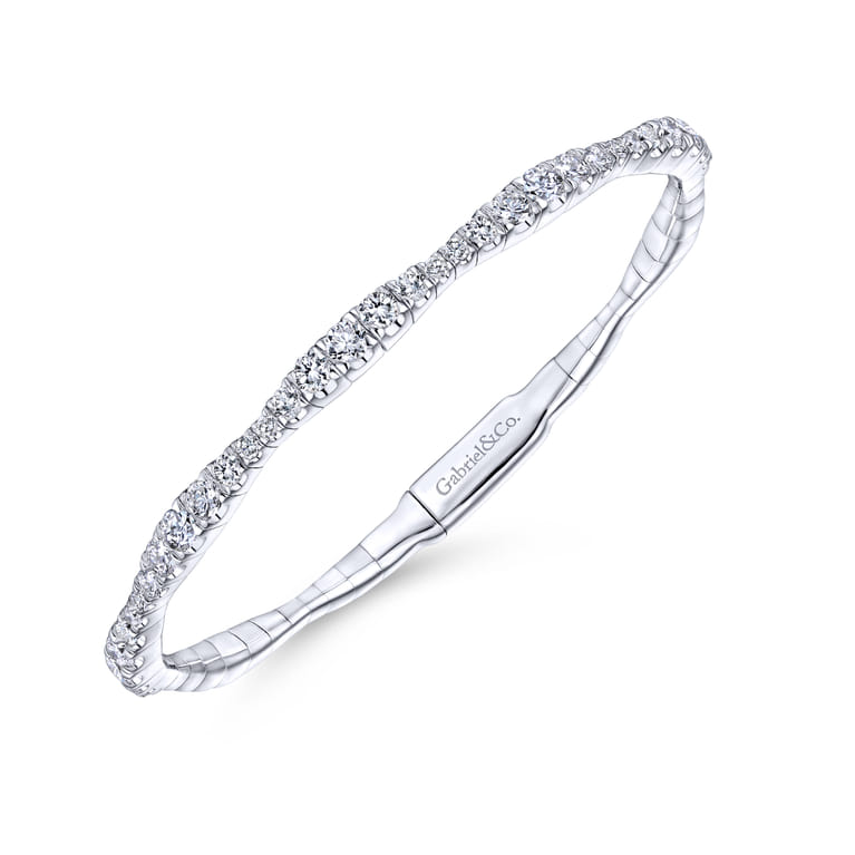 Demure - 14K White Gold Graduating Diamond Station Bangle - 1.87 ct - Shot 2