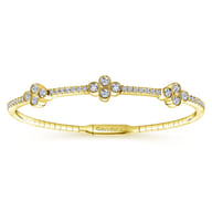 Demure - 14K Yellow Gold Bangle with Quatrefoil Diamond Stations