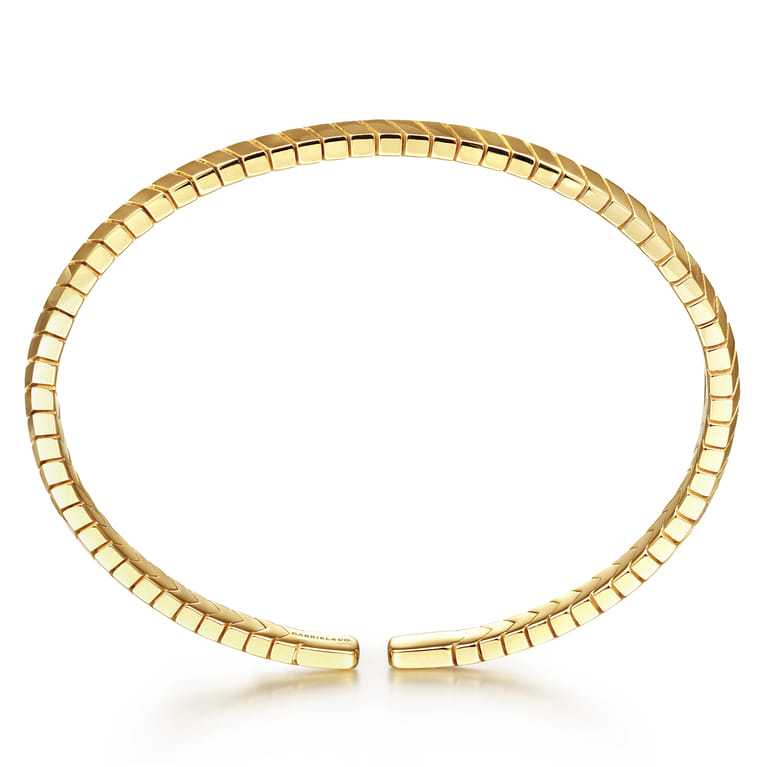 Demure - 14K Yellow Gold Chevron Pattern Cuff Bracelet - Shot 3
