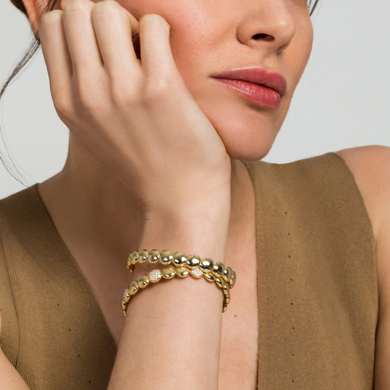 Demure - 14K Yellow Gold Circle Cuff Bangle - Shot 5