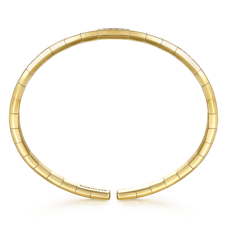 Demure - 14K Yellow Gold Cuff Bracelet with Diamond Pave Stations - 0.27 ct - Shot 3