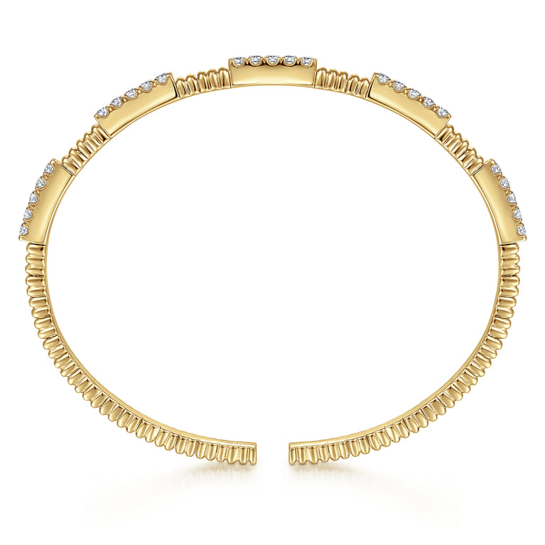 Demure - 14K Yellow Gold Diamond Bangle - 0.85 ct - Shot 3