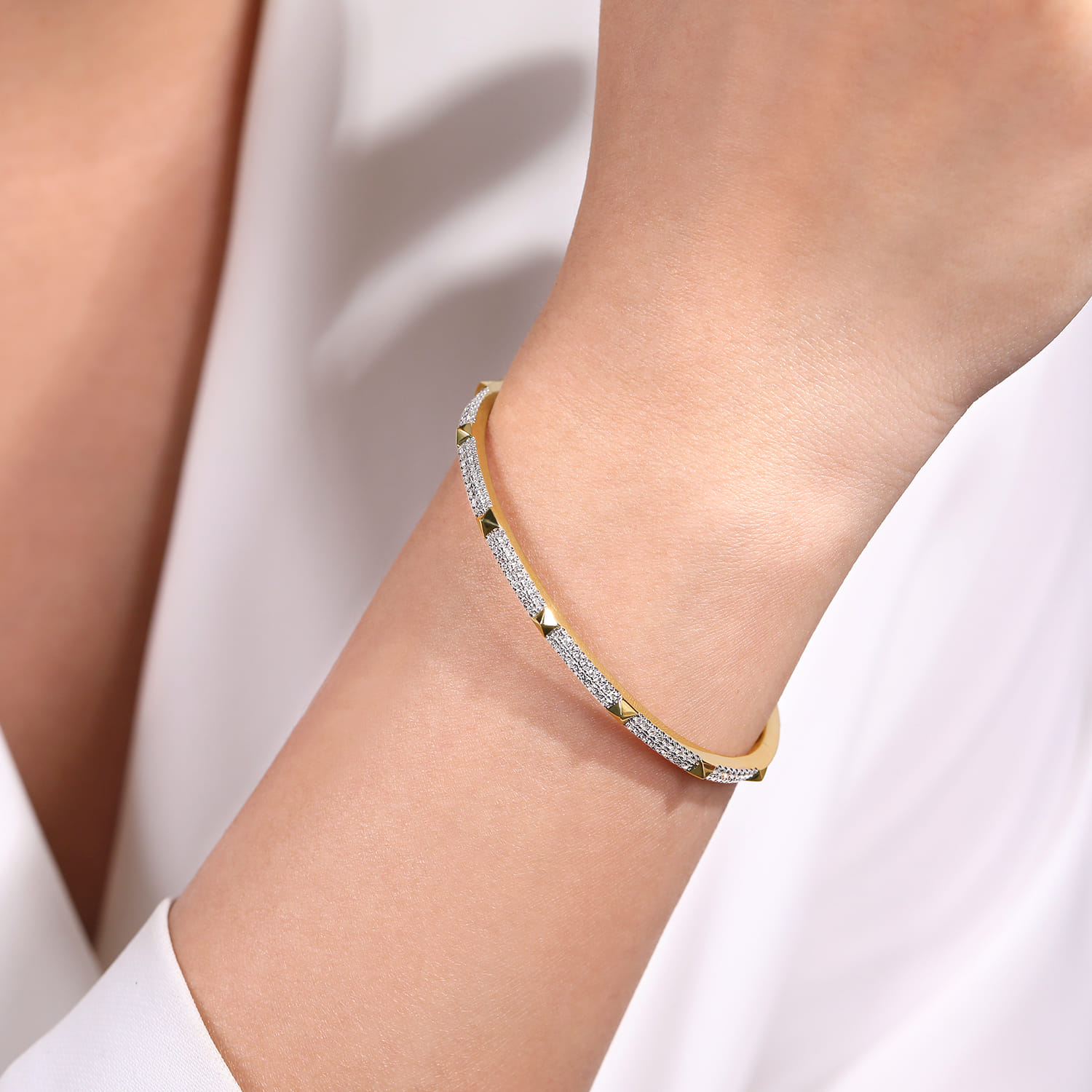 Demure - 14K Yellow Gold Pave Diamond Bangle with Pyramid Stations - 0.75 ct - Shot 4