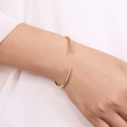Demure - 14K Yellow Gold Split Diamond Spike Bangle Bracelet