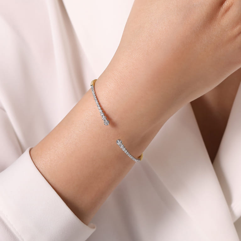 Demure - 14K Yellow and White Gold Split Cuff Bracelet with Graduating Diamonds - 0.51 ct - Shot 4