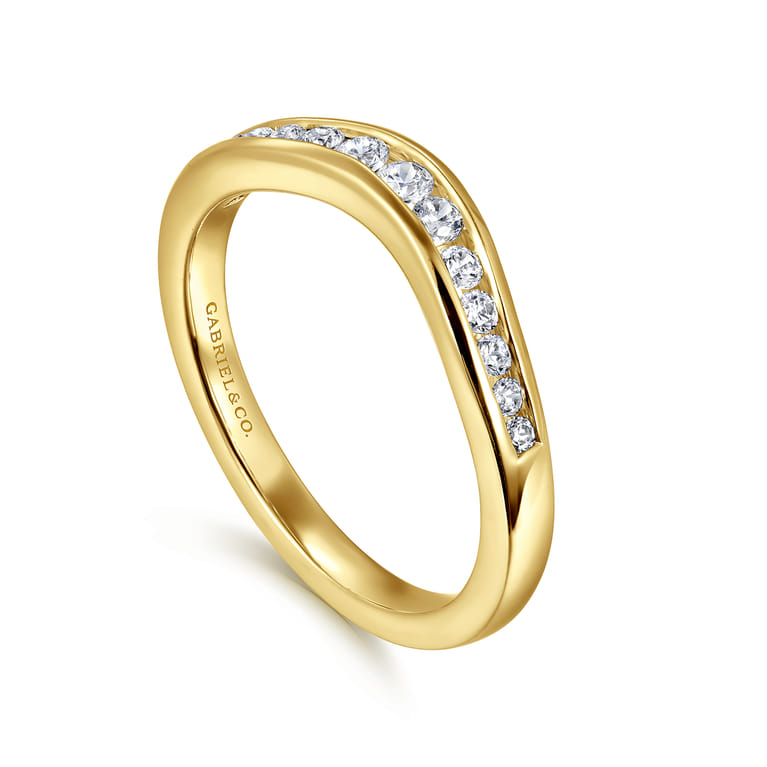 Curved Wedding Ring in 14k Yellow Gold with Round Natural Diamond at Gabriel & Co. - Shot 3