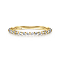Devinne - 14K Yellow Gold Single Prong Diamond Anniversary Band