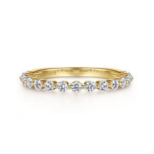 Devinne - 14K Yellow Gold Single Prong Diamond Anniversary Band