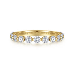 Devinne - 14K Yellow Gold Single Prong Diamond Anniversary Band