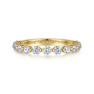 Devinne - 14K Yellow Gold Single Prong Diamond Anniversary Band