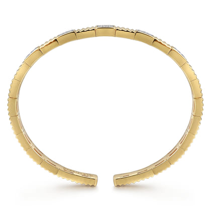 Diamond Cut - 14K Yellow Gold Demure Diamond Bangle Scallop Texture