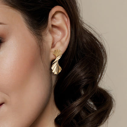 Diamond Cut - 14K Yellow Gold Diamond Cut Texture Free Form Drop Earrings