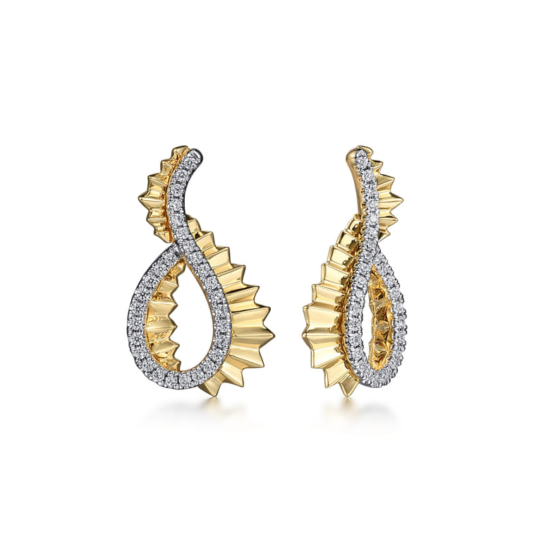 Diamond Cut - 14K Yellow Gold Diamond Earrings Stud in Swirl Shape With Diamond Cut Texture - 0.5 ct - Shot 1