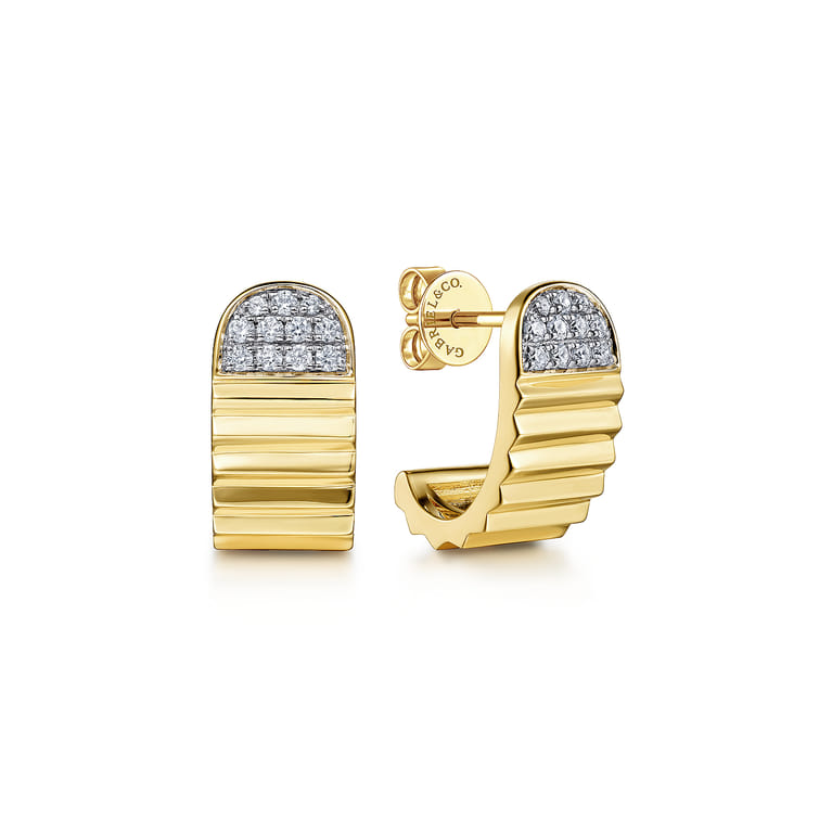 Diamond Cut - 14K Yellow Gold Diamond J Stud in size 15mm With J-Back and Diamond Cut Texture - 0.2 ct - Shot 1