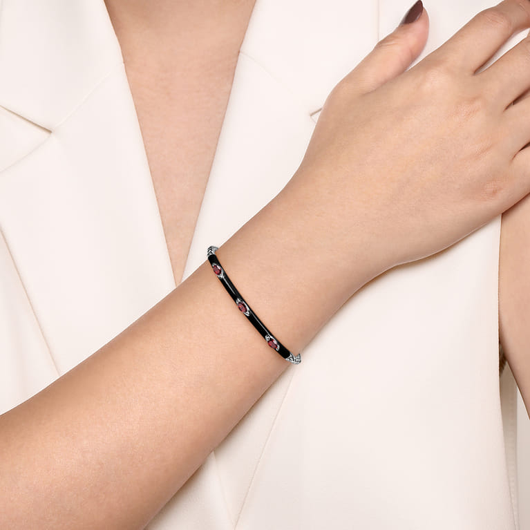 Enamel - 14K White Gold Bujukan Garnet Split Bangle with Black Enamel - Shot 4
