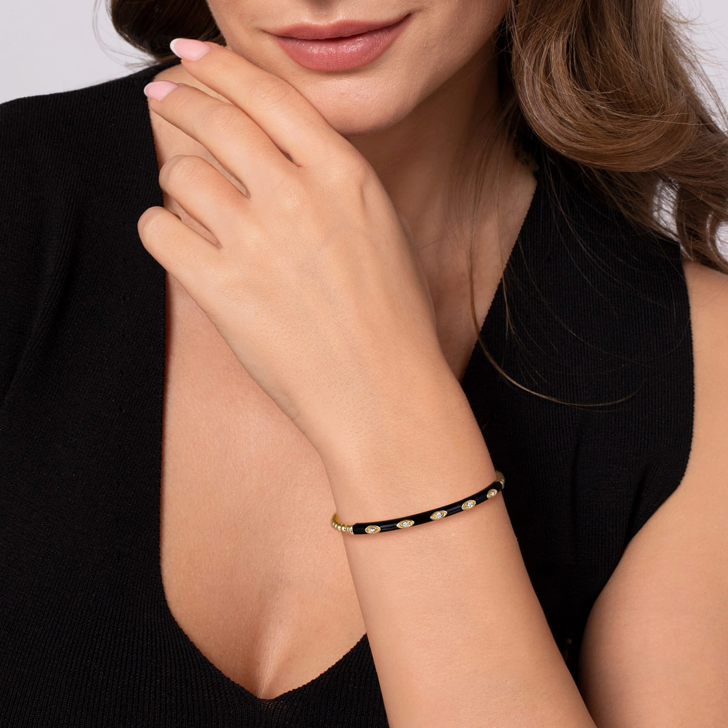 Enamel - 14K Yellow Gold Bujukan Beads and Diamond Split Bangle with Black Enamel - 0.1 ct - Shot 4