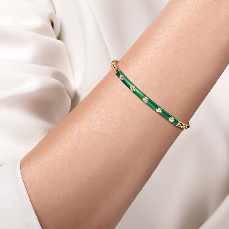 Enamel - 14K Yellow Gold Bujukan Beads and Diamond Split Bangle with Chrome Green Enamel - 0.15 ct - Shot 4