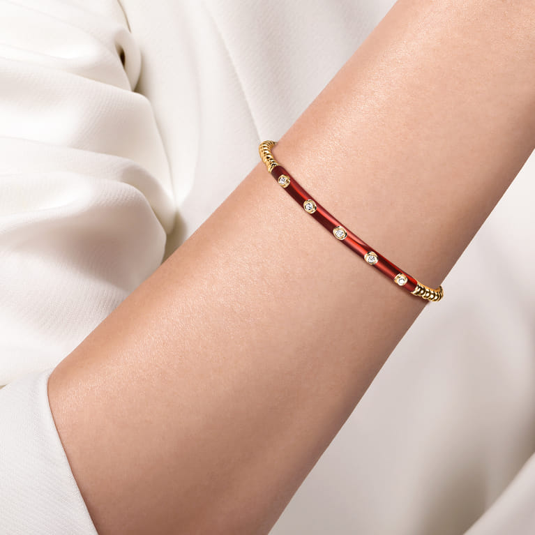 Enamel - 14K Yellow Gold Bujukan Beads and Diamond Split Bangle with Chrome Red Enamel - 0.15 ct - Shot 4